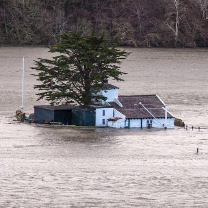 The CCC also concludes that more households will be at high risk of flooding. Image: Creative Commons Licence, Kingsley Hughes