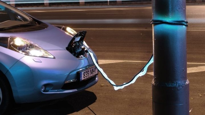 Nissan Leaf charging