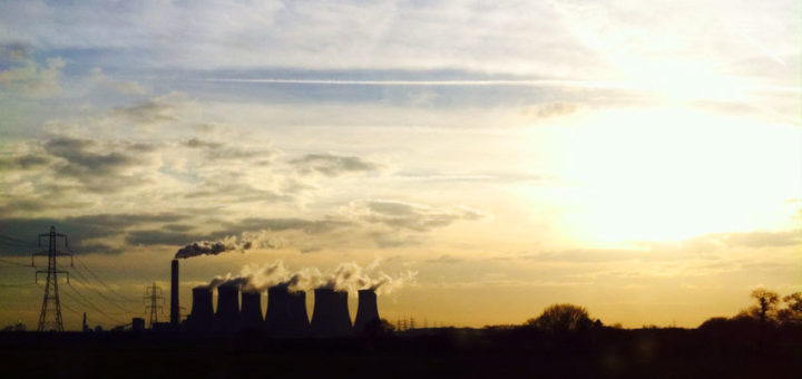 Whether the lights do go out in old power stations such as Eggborough will help determine investor confidence. Image: John Mabbitt, Creative Commons