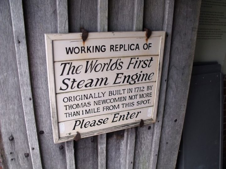 Thomas Newcomen steam engine in 1712